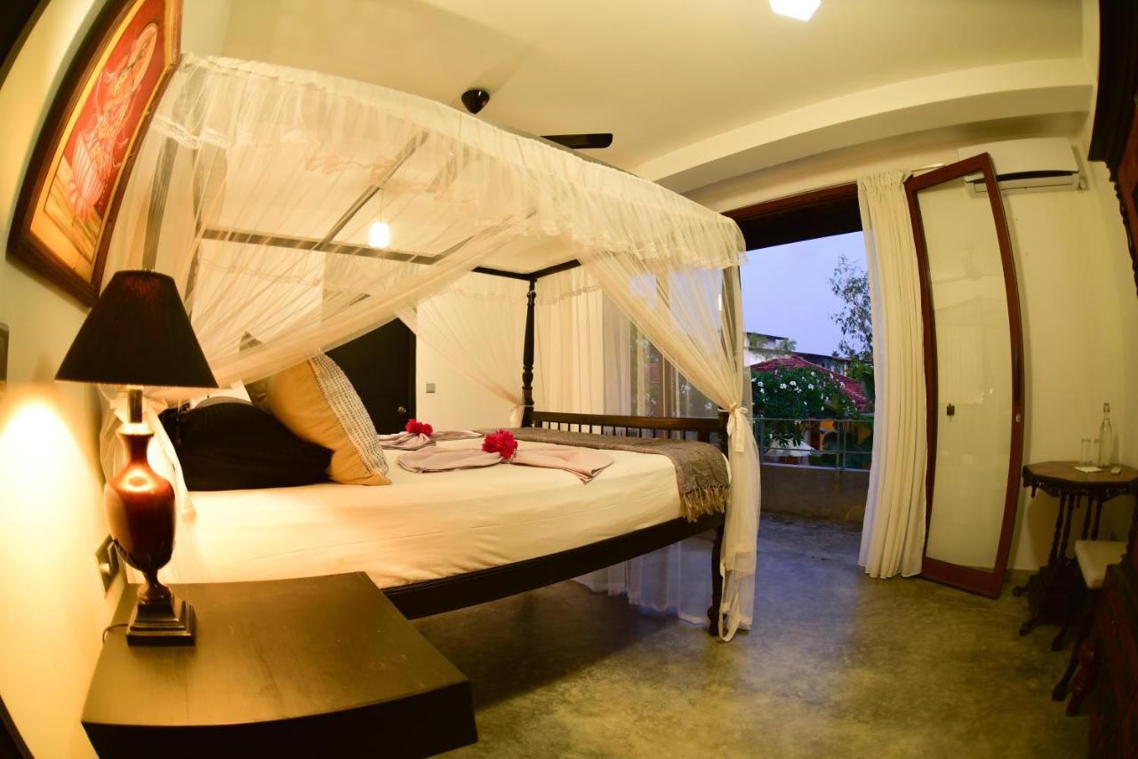 Tropical House - Jungleside Villa Хіккадува Екстер'єр фото