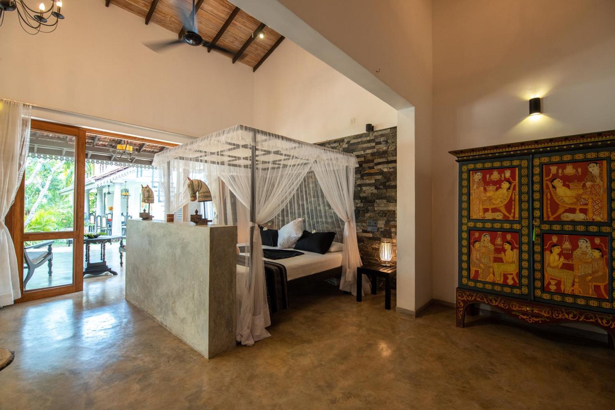 Tropical House - Jungleside Villa Хіккадува Номер фото