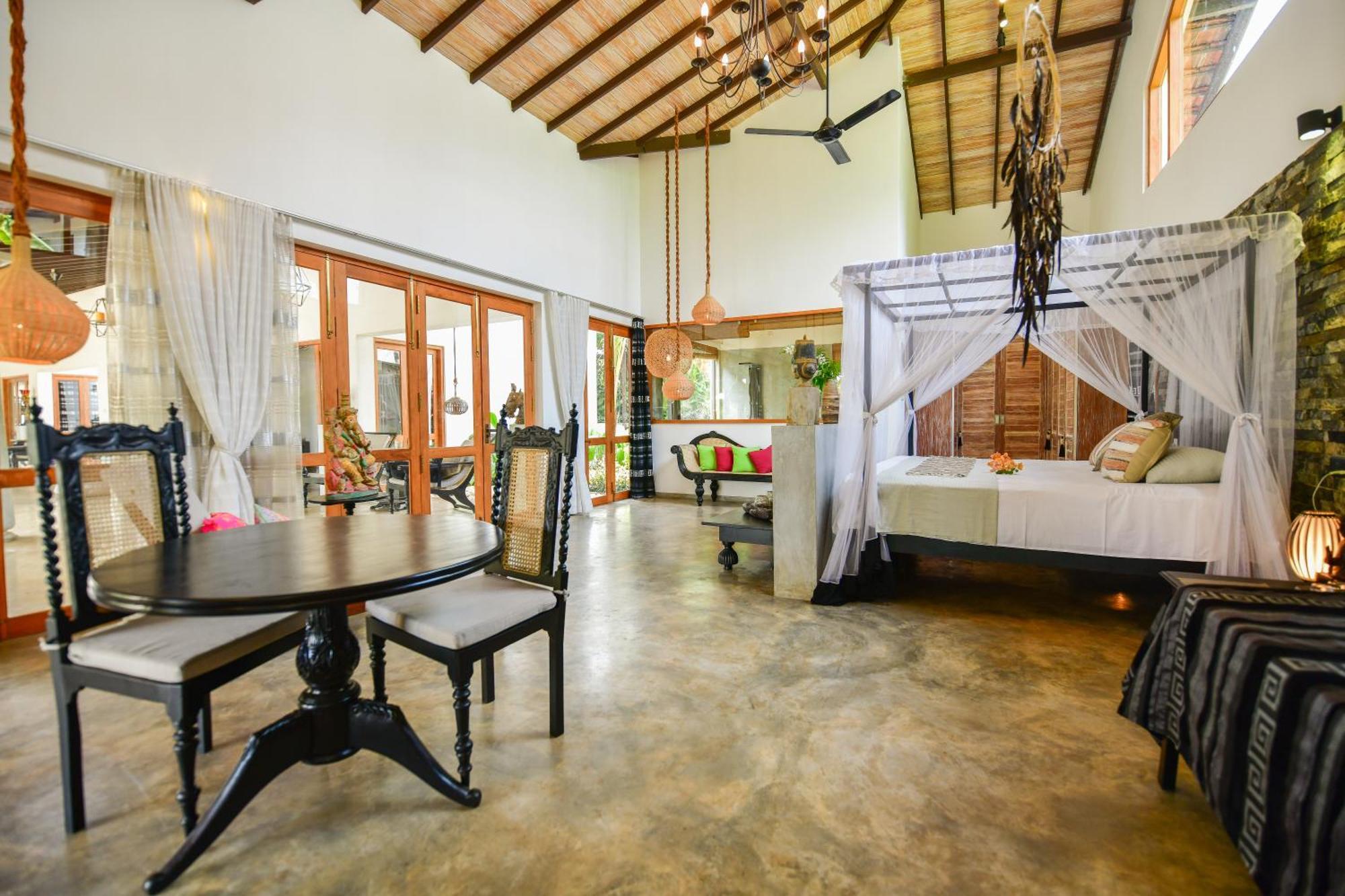 Tropical House - Jungleside Villa Хіккадува Номер фото