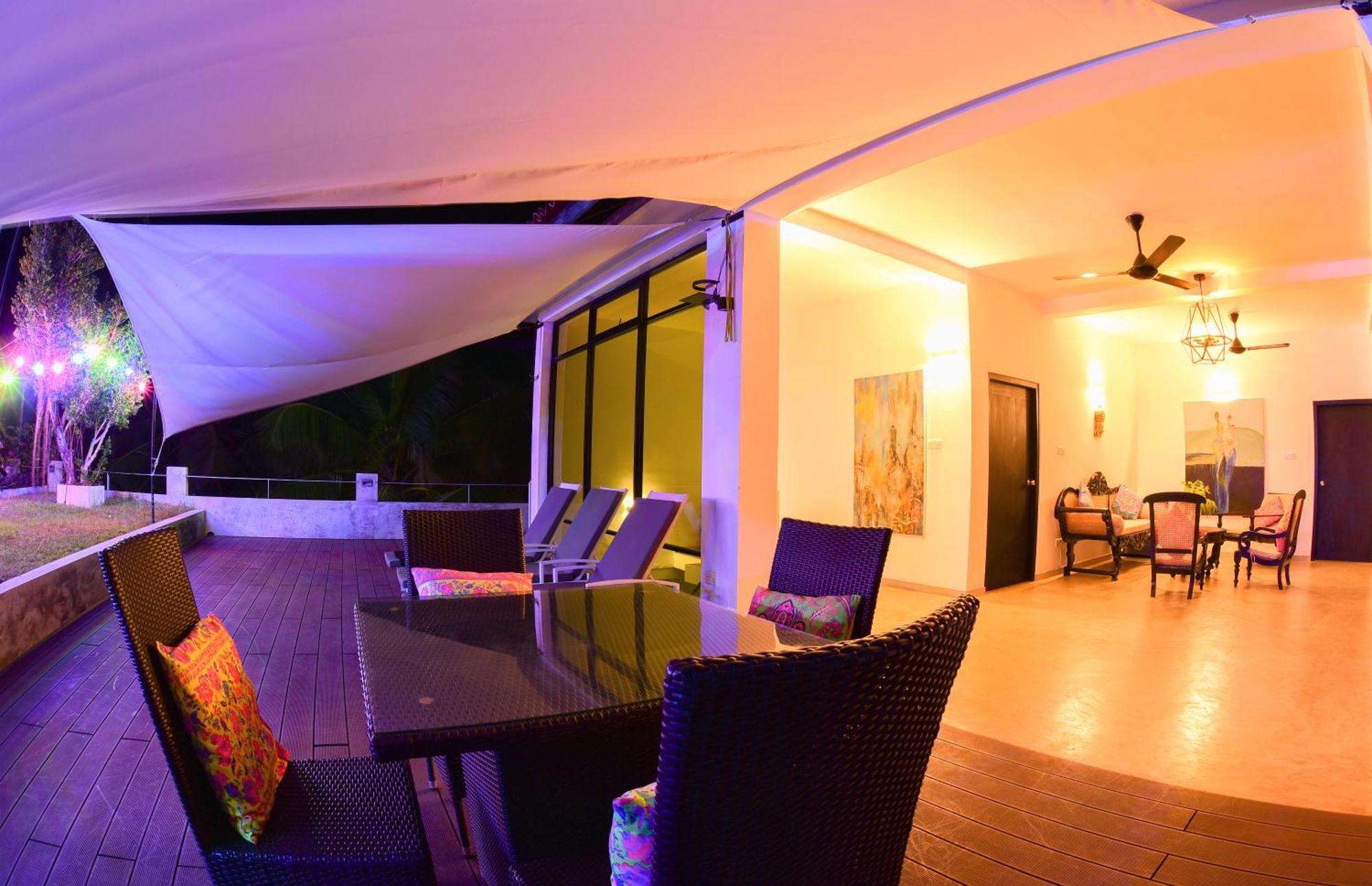 Tropical House - Jungleside Villa Хіккадува Номер фото