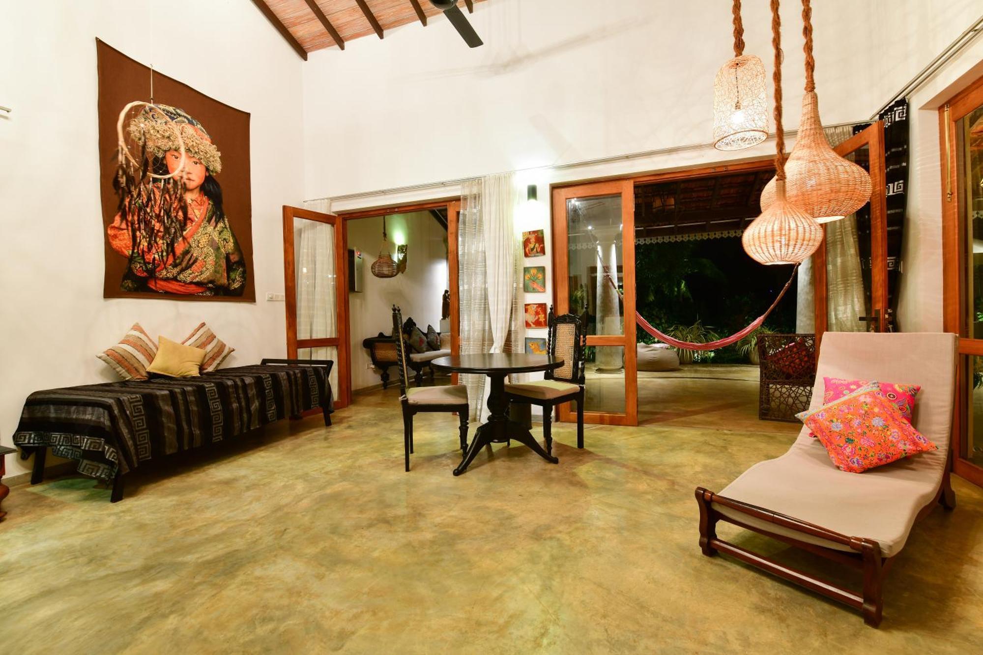 Tropical House - Jungleside Villa Хіккадува Номер фото