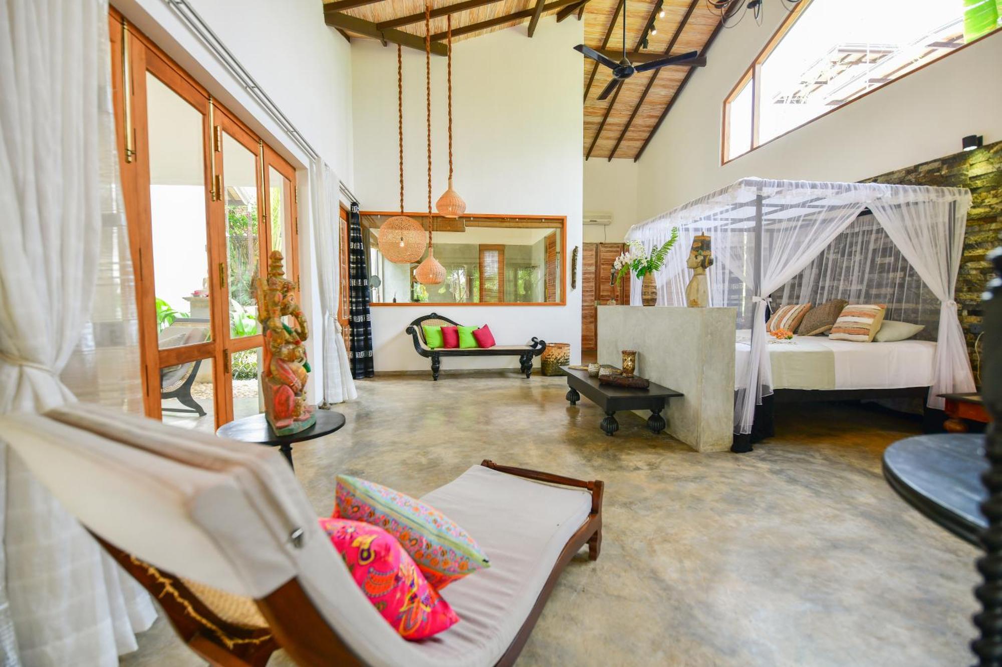 Tropical House - Jungleside Villa Хіккадува Номер фото